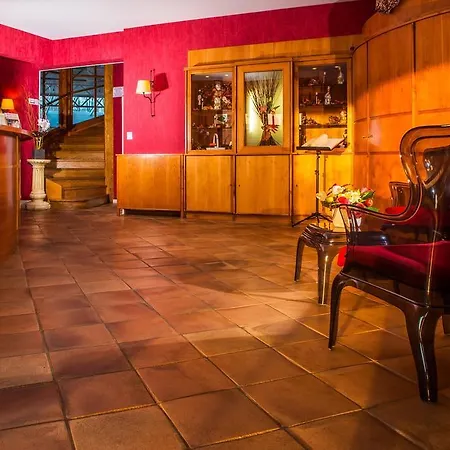 Le Castrum Hotel 4*