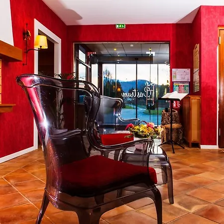 Le Castrum 4* Villeneuve-dʼOlmes