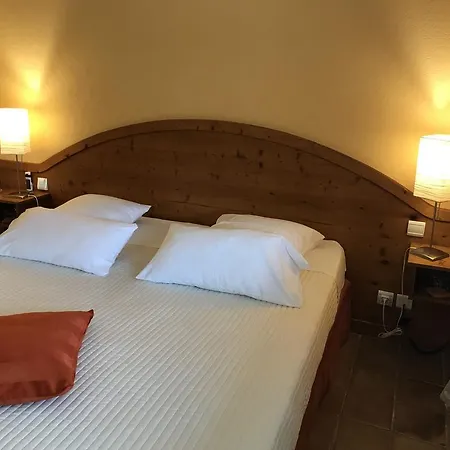 Hotel Le Castrum Villeneuve-dʼOlmes