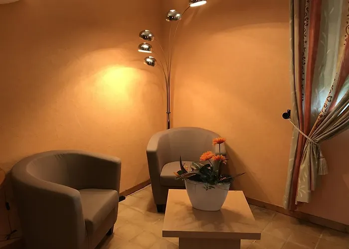 Hotel Le Castrum Villeneuve-dʼOlmes